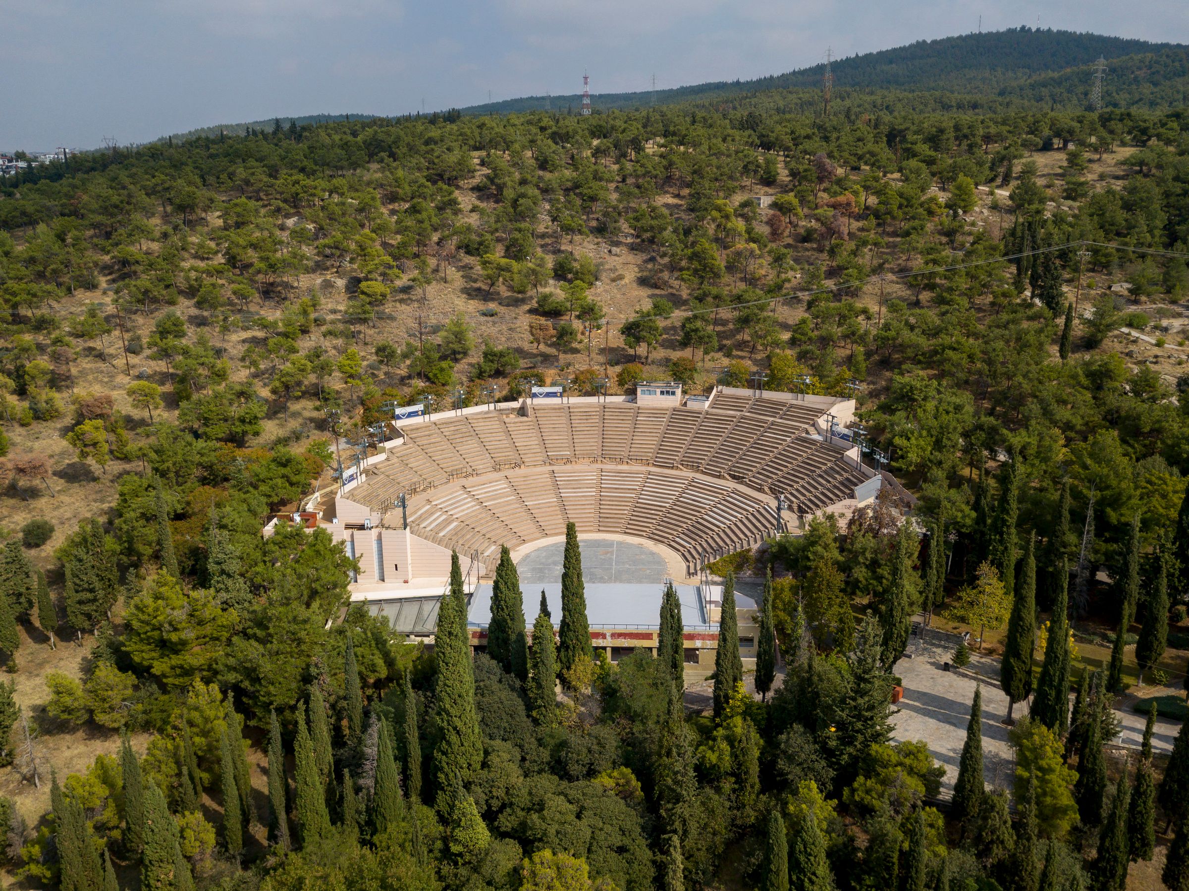 Dassous Theater 